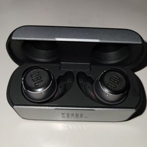 JBL bluetooth earbuds
